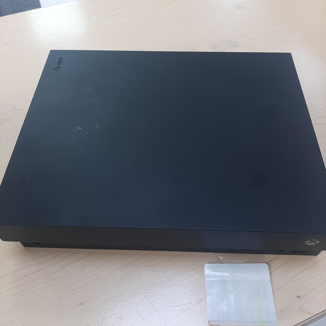 CONSOLA DE VIDEOJUEGO MICROSOFT XBOX ONE X 1 TB (SEMINUEVO)