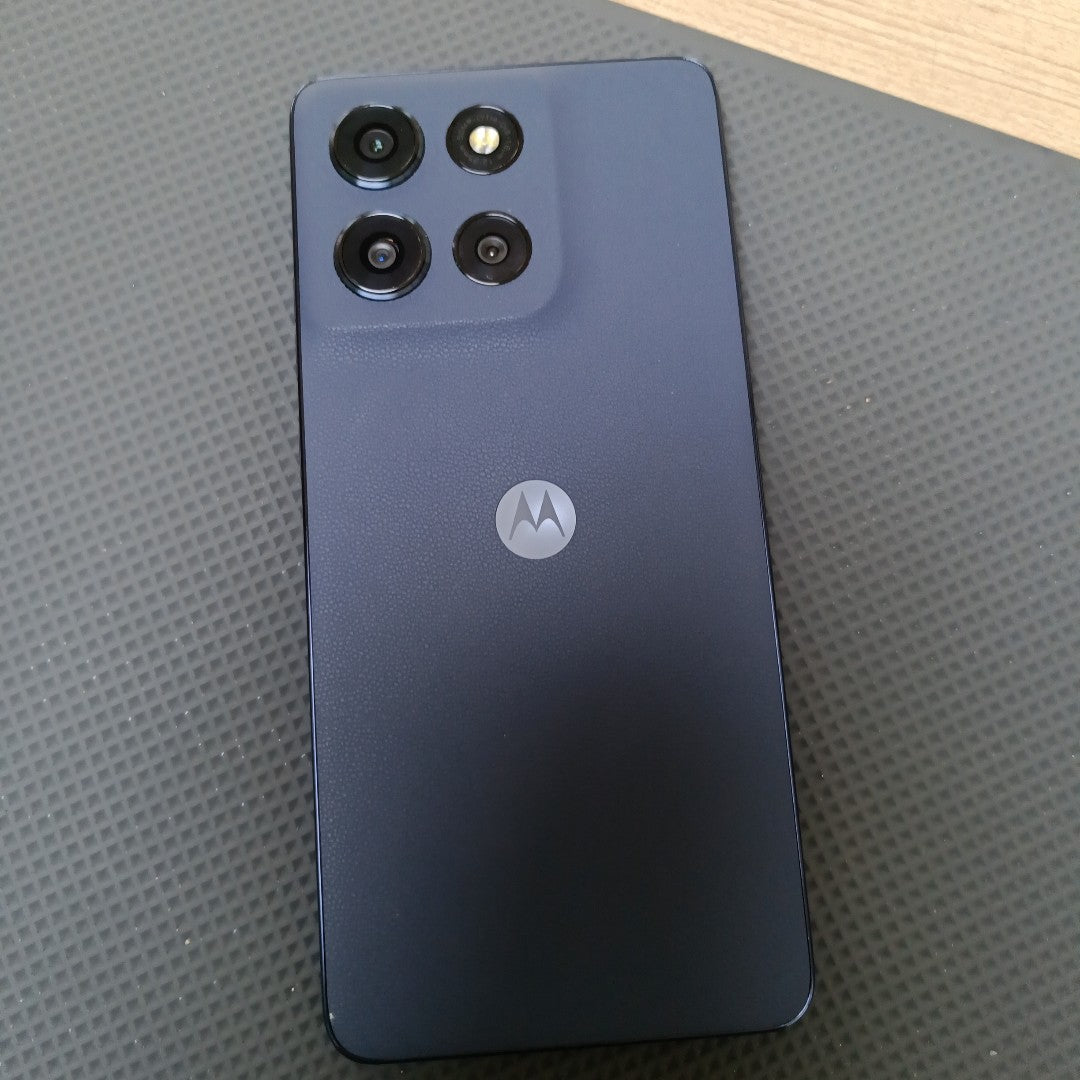 CELULAR MOTOROLA MOTO G86 XT2527-1 (2025) 256 GB 8 GB RAM (SEMINUEVO)