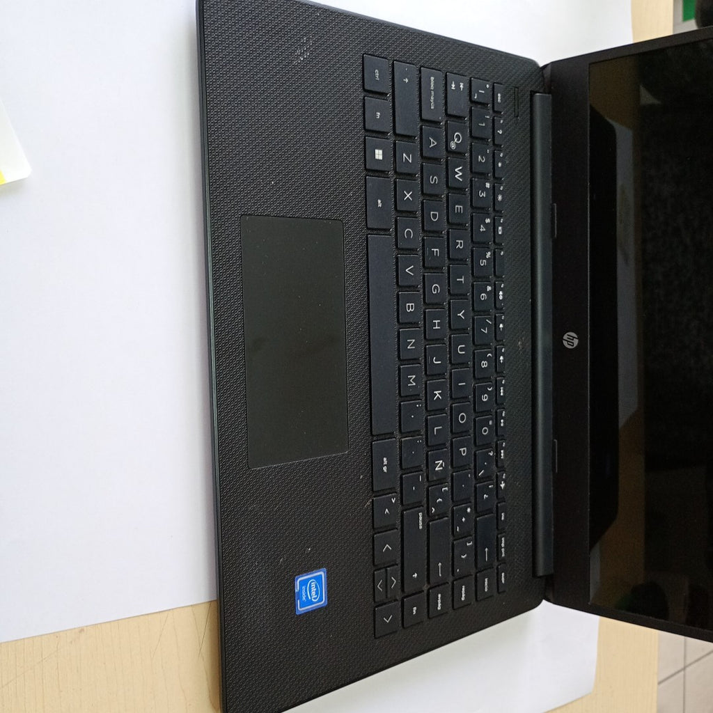LAPTOP HP 14-DQ0501LA (2022) 256 GB SSD 4 GB RAM (SEMINUEVO)