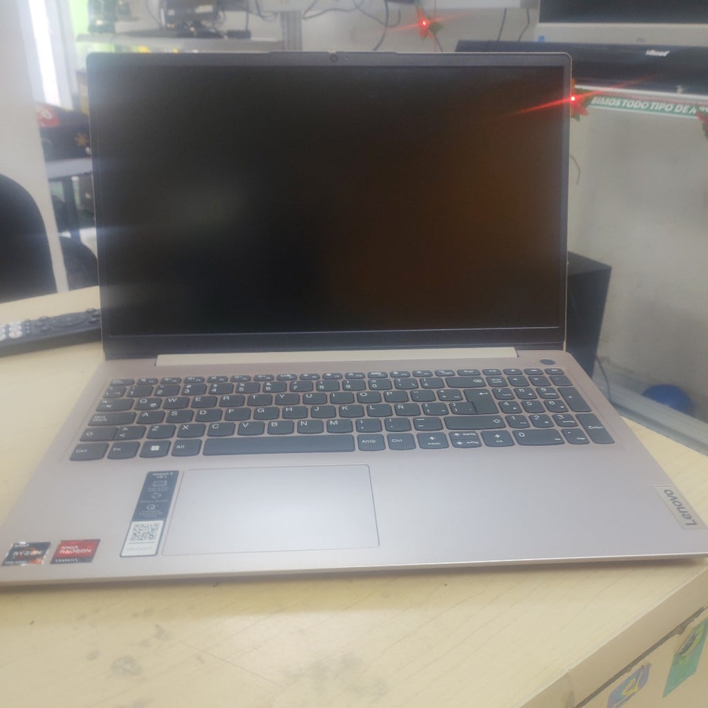 LAPTOP LENOVO IDEAPAD 3 15ALC6 (2023) 512 GB SSD 16 GB RAM (SEMINUEVO)
