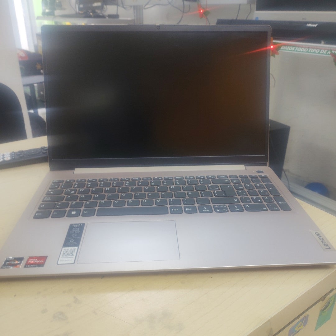 LAPTOP LENOVO IDEAPAD 3 15ALC6 (2023) 512 GB SSD 16 GB RAM (SEMINUEVO)