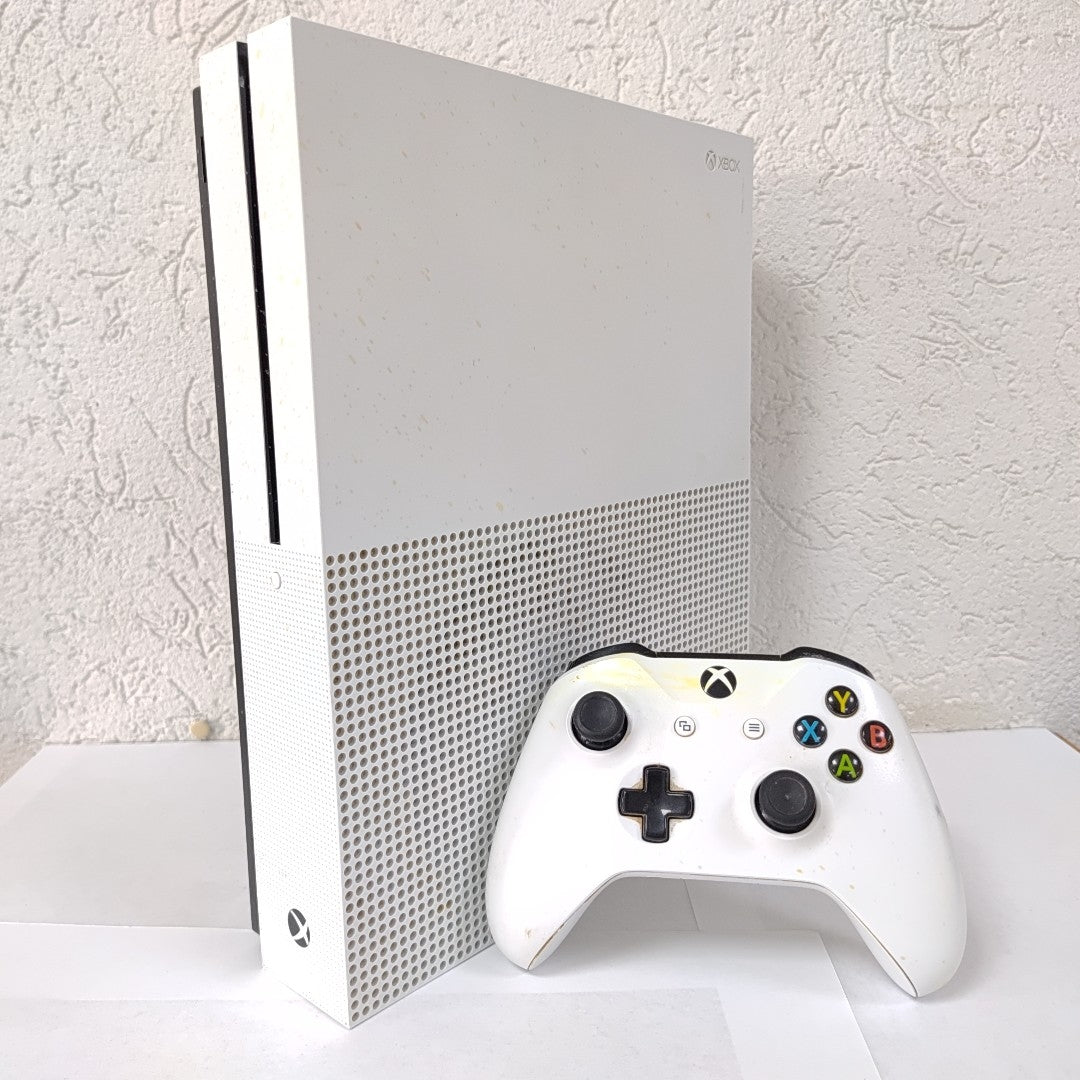 CONSOLA DE VIDEOJUEGO MICROSOFT XBOX ONE S 1 TB (SEMINUEVO)
