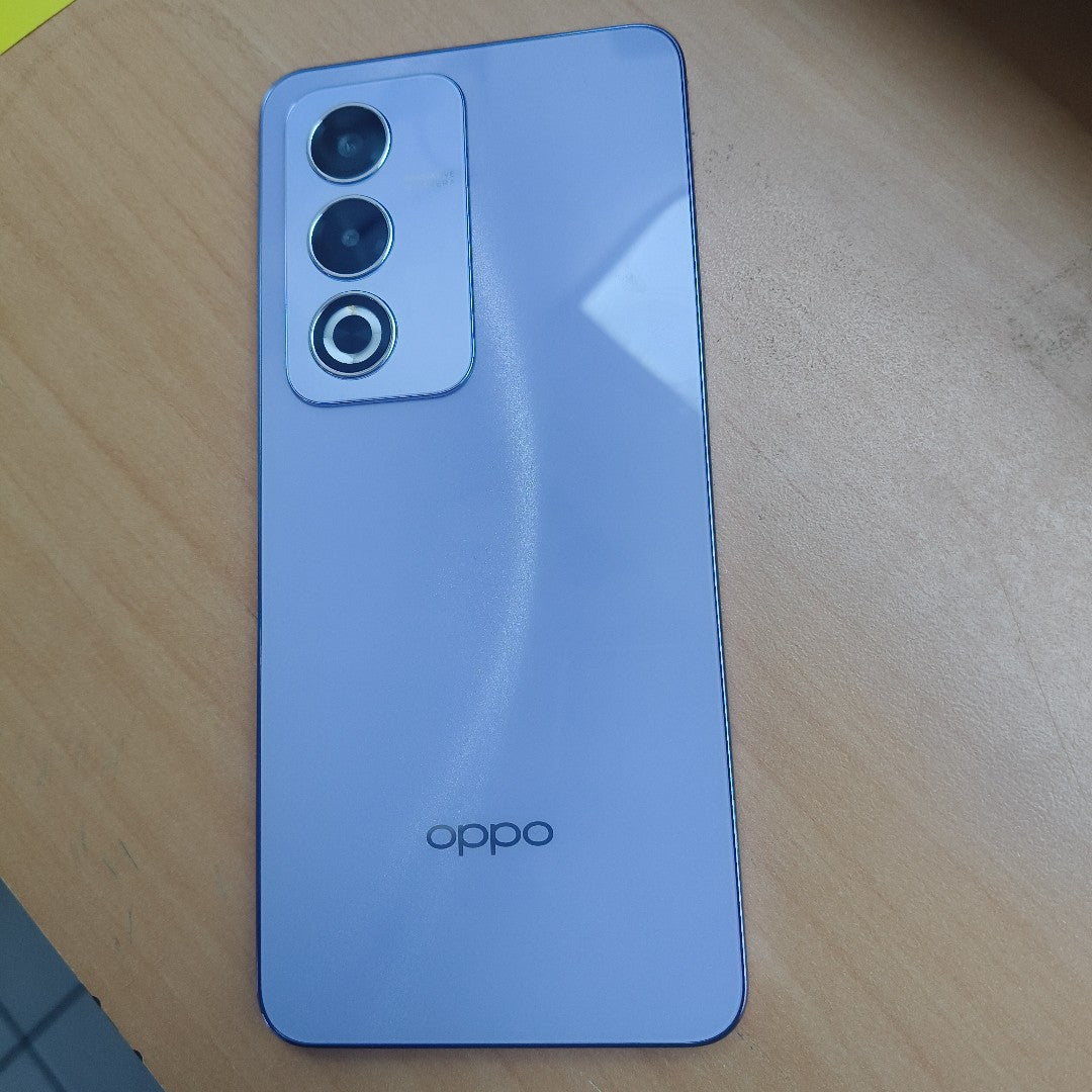 CELULAR OPPO  A80 5G CPH2639 (2024) 256 GB 8 GB RAM (SEMINUEVO)