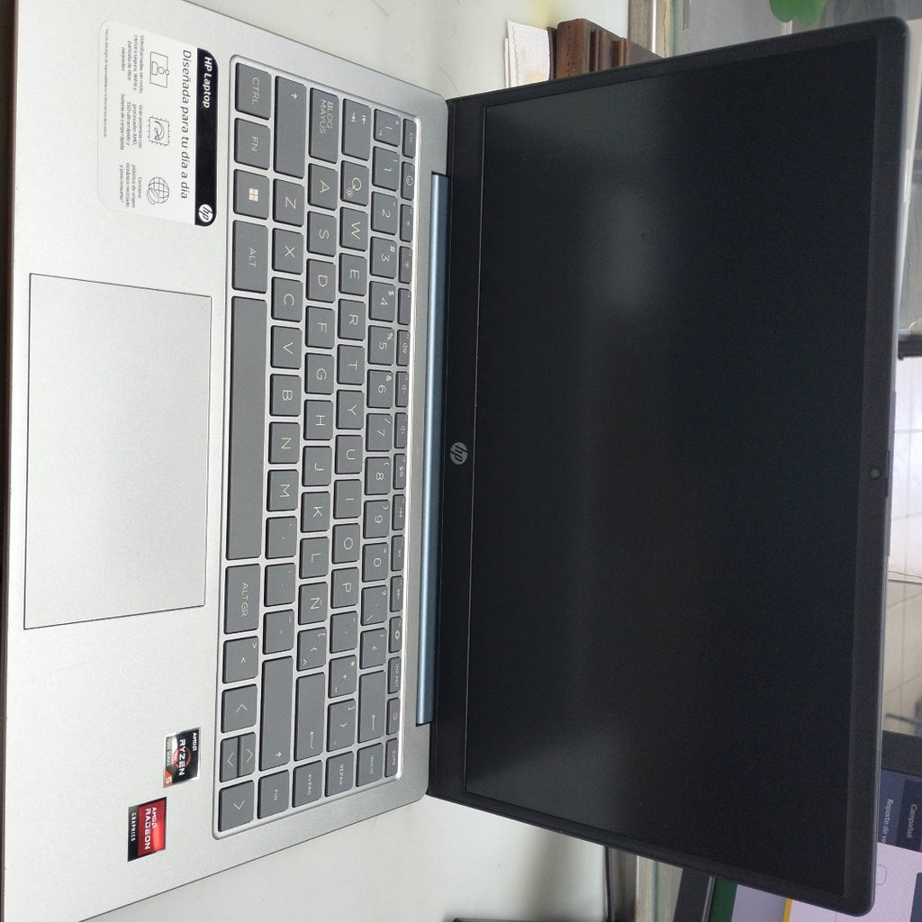 LAPTOP HP 14-EM0017LA (2024) 512 GB SSD 8 GB RAM