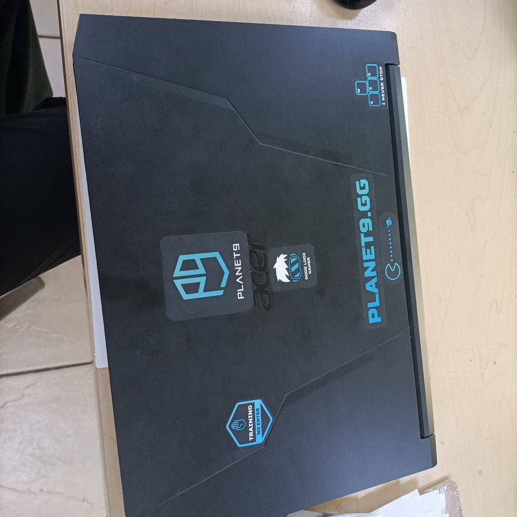 LAPTOP ACER NITRO 5 AN515-57-512P (2022) 512 GB SSD 8 GB RAM (SEMINUEVO)