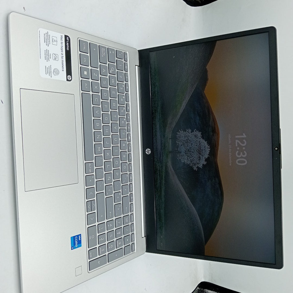 LAPTOP HP 15-FD0046LA (2024) 512 GB SSD 8 GB RAM (SEMINUEVO)