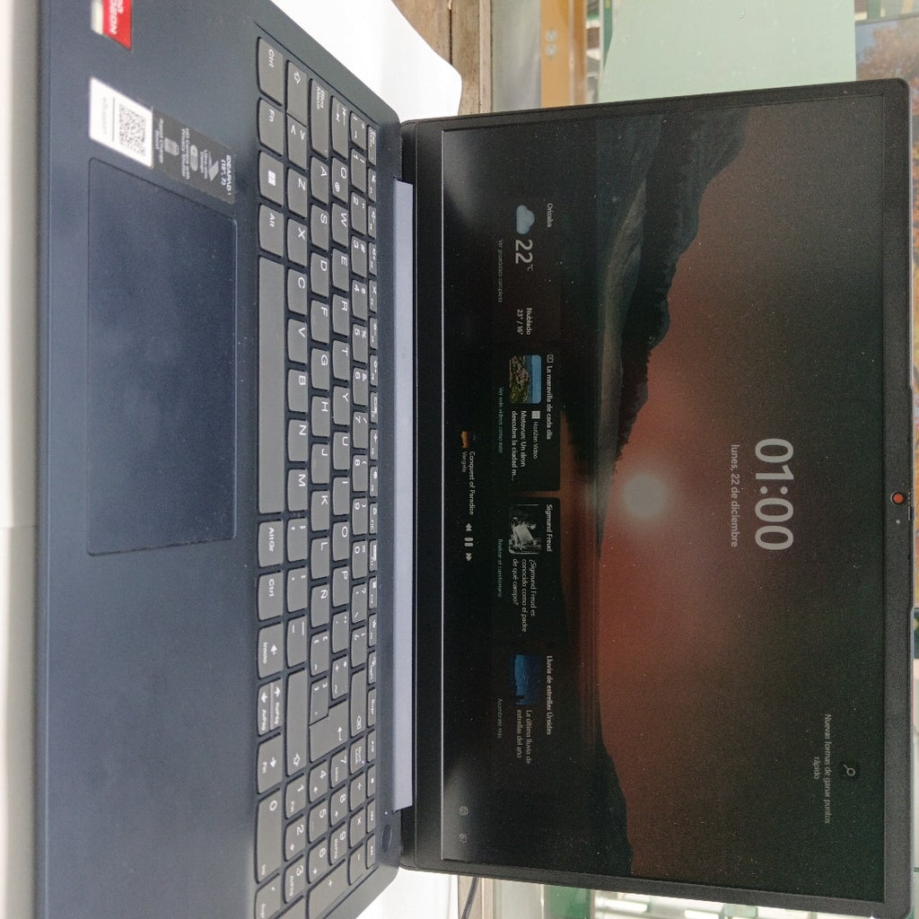 LAPTOP LENOVO IDEAPAD 1 15AMN7 (2023) 512 GB SSD 8 GB RAM (SEMINUEVO)