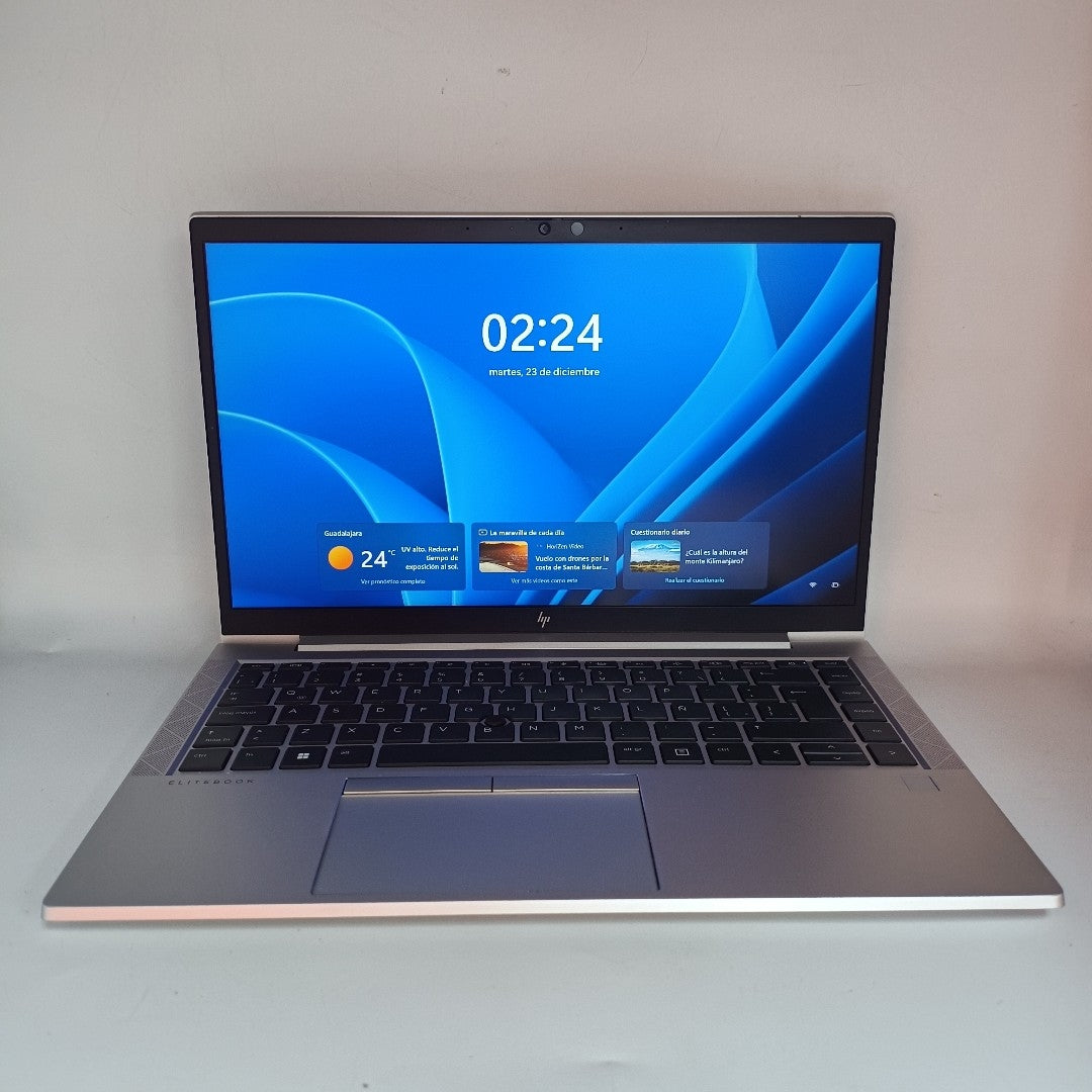 LAPTOP HP ELITEBOOK 840 G8 (2022) 256 GB SSD 16 GB RAM (SEMINUEVO)