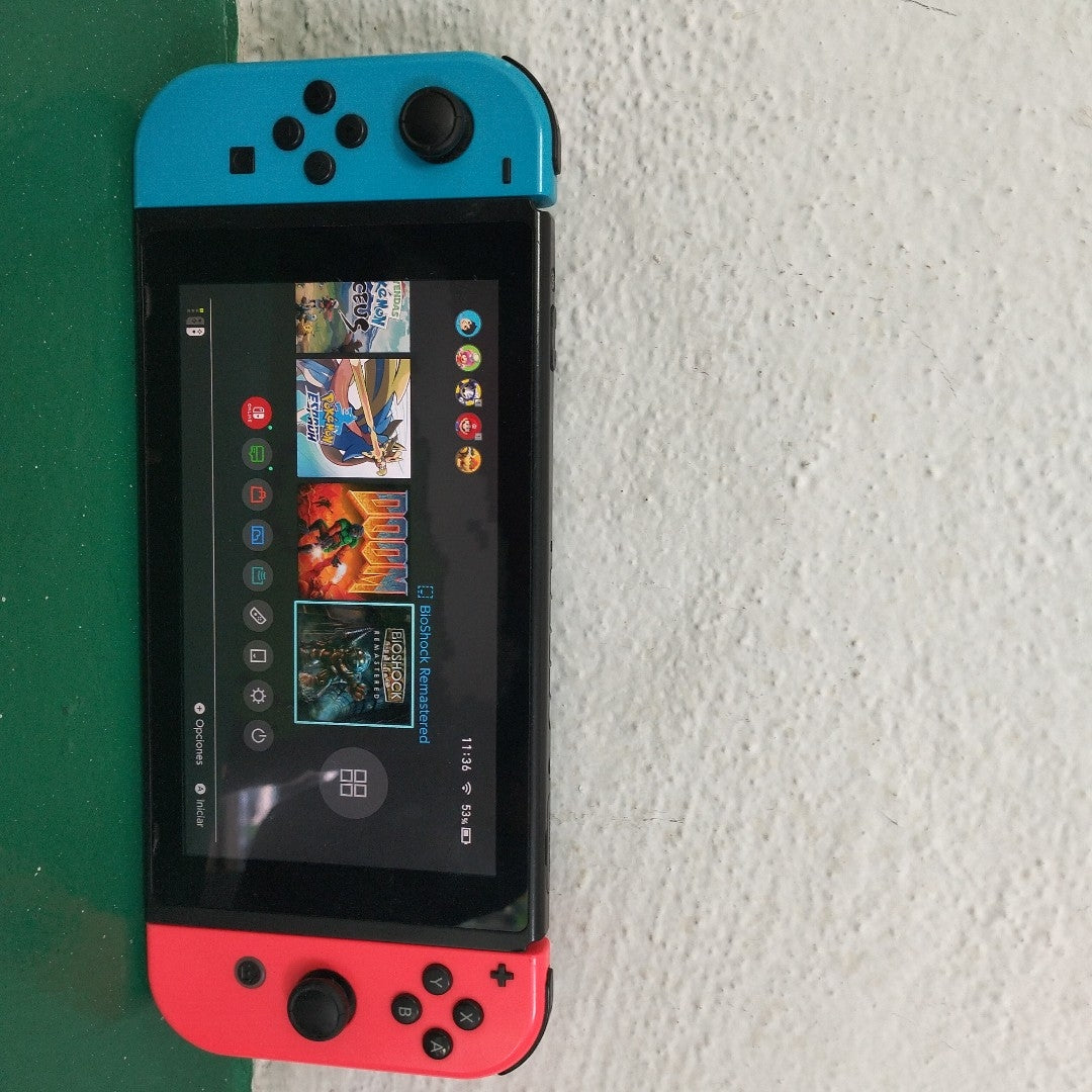 CONSOLA DE VIDEOJUEGO NINTENDO SWITCH 1.1 32 GB (SEMINUEVO)