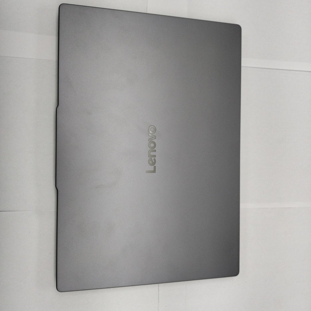 LAPTOP LENOVO IDEAPAD SLIM 3 15IRH10 (2025) 1 TB SSD 24 GB RAM (SEMINUEVO)