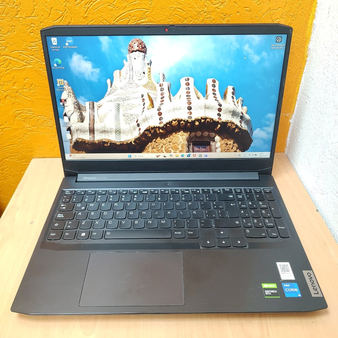 LAPTOP LENOVO IDEAPAD GAMING 3 15IHU6 (2023) 512 GB SSD 16 GB RAM (SEMINUEVO)