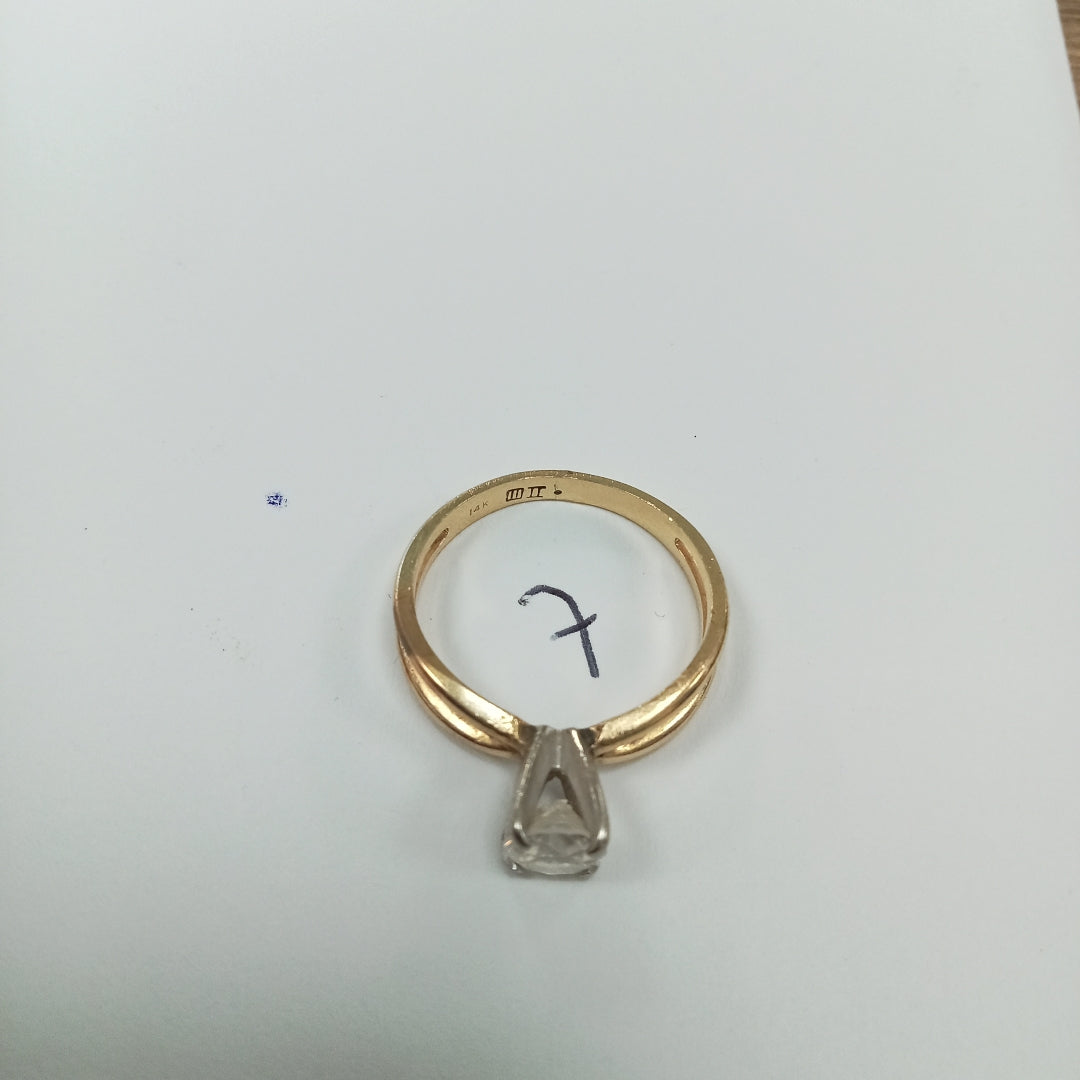 K1 2,80 GRMS 14 K ESPECIFICACIONES COMPLEMENTARIAS ANILLITO CON CIRCONIASE DES (SEMINUEVO)