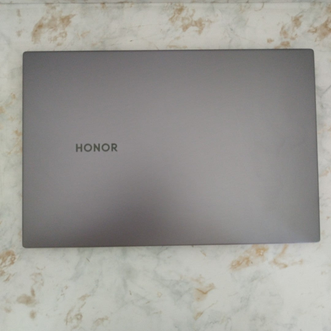 LAPTOP HONOR MAGICBOOK X14 NBR-WAH9 (2022) 512 GB SSD 8 GB RAM (SEMINUEVO)