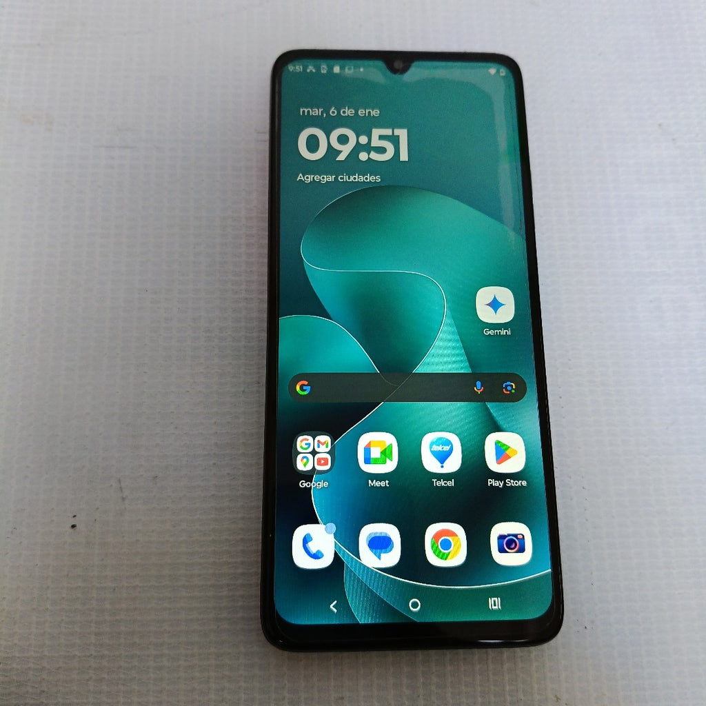CELULAR MOTOROLA MOTO G06 XT2535-2 (2025) 64 GB 4 GB RAM (SEMINUEVO)
