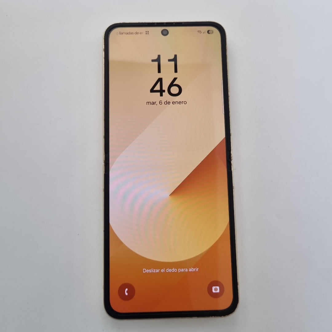 CELULAR SAMSUNG GALAXY Z FLIP6 SM-F741B (2024) 256 GB 12 GB RAM (SEMINUEVO)
