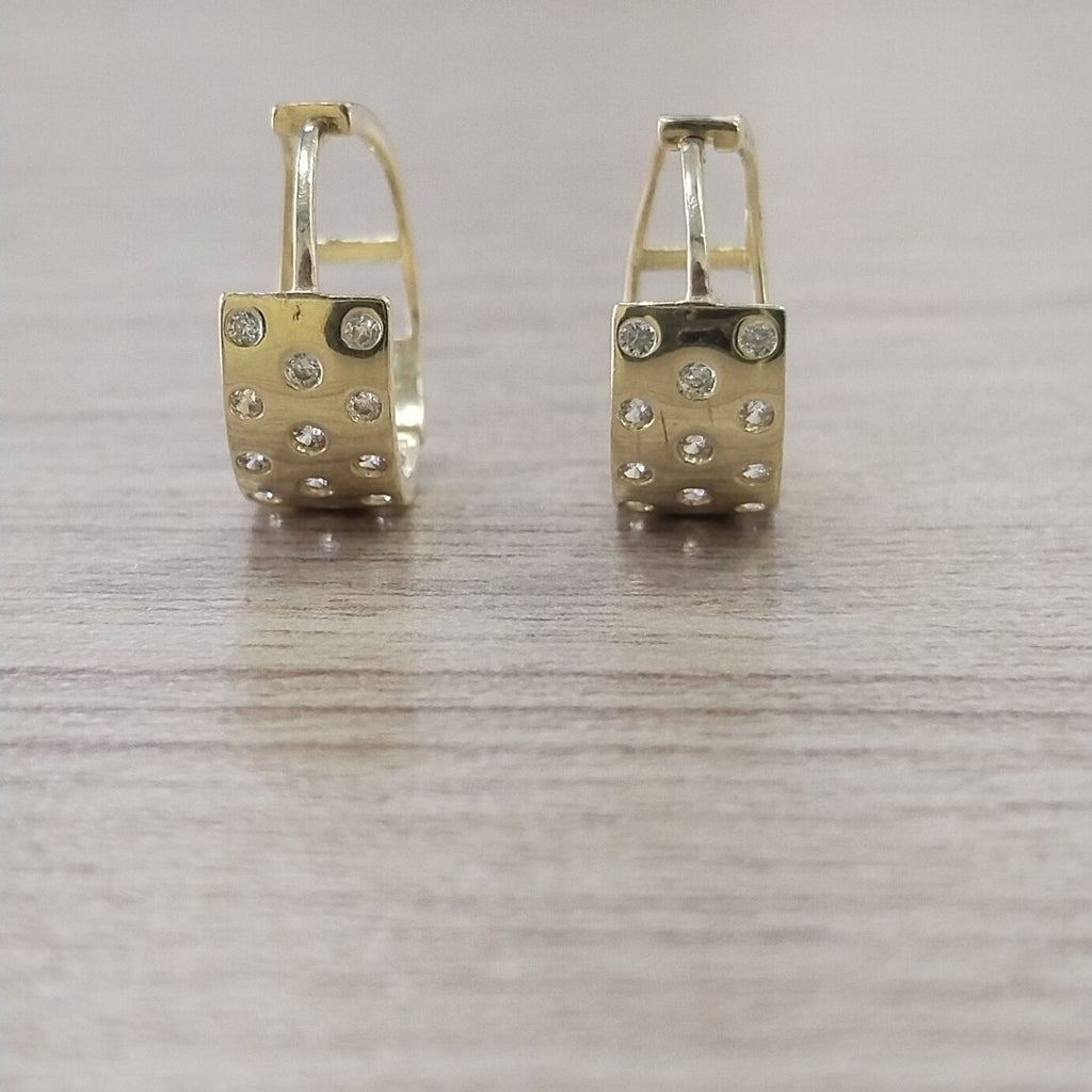 HUGGIES ORO 14K 2.7 (NUEVO)