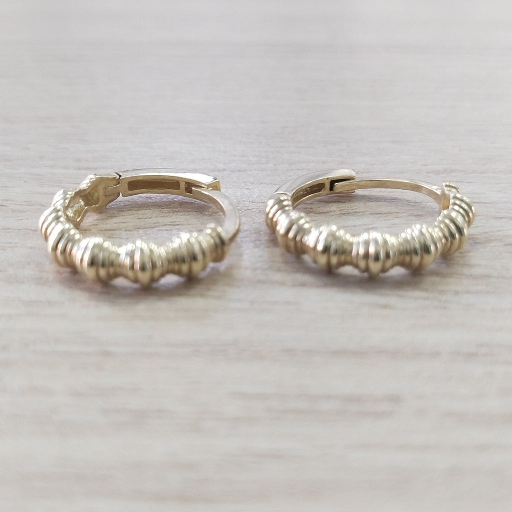 HUGGIES ORO 14K 2.8 (NUEVO)