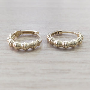 HUGGIES ORO 14K 2.8 (NUEVO)