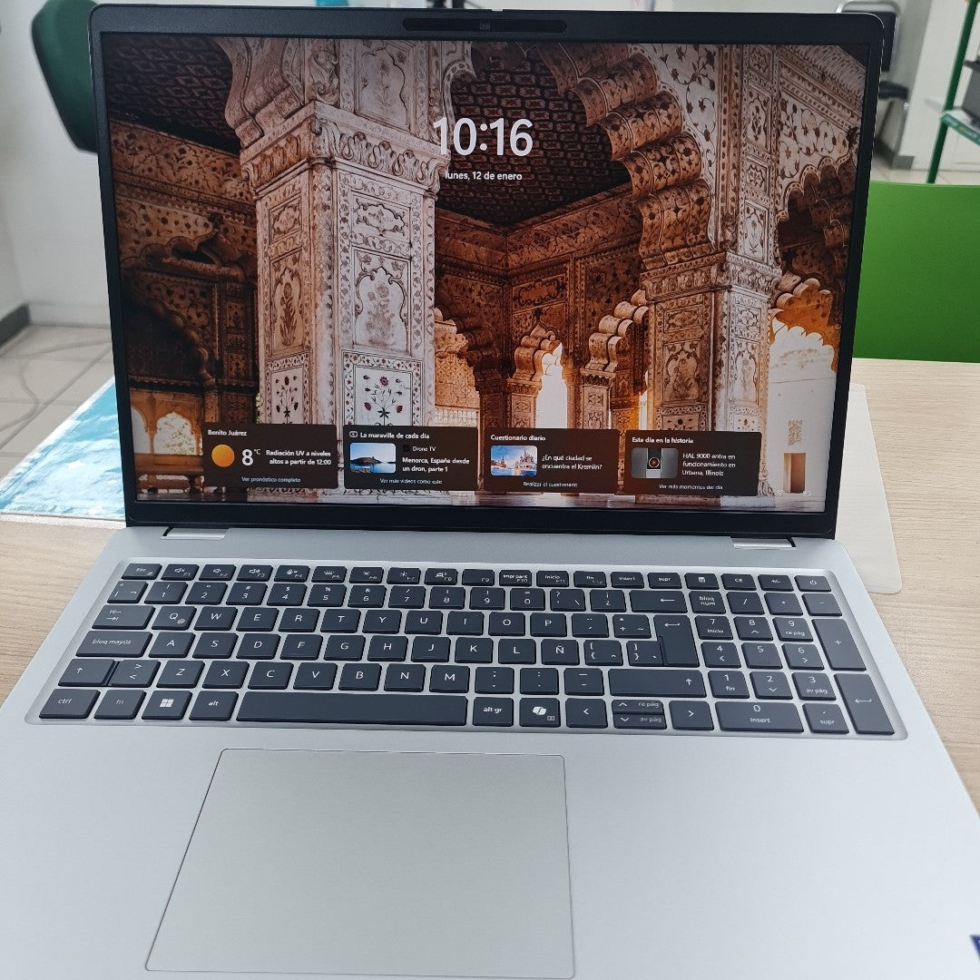 LAPTOP DELL PRO 16 PLUS PB16250 (2025) 1 TB SSD 16 GB RAM (SEMINUEVO)