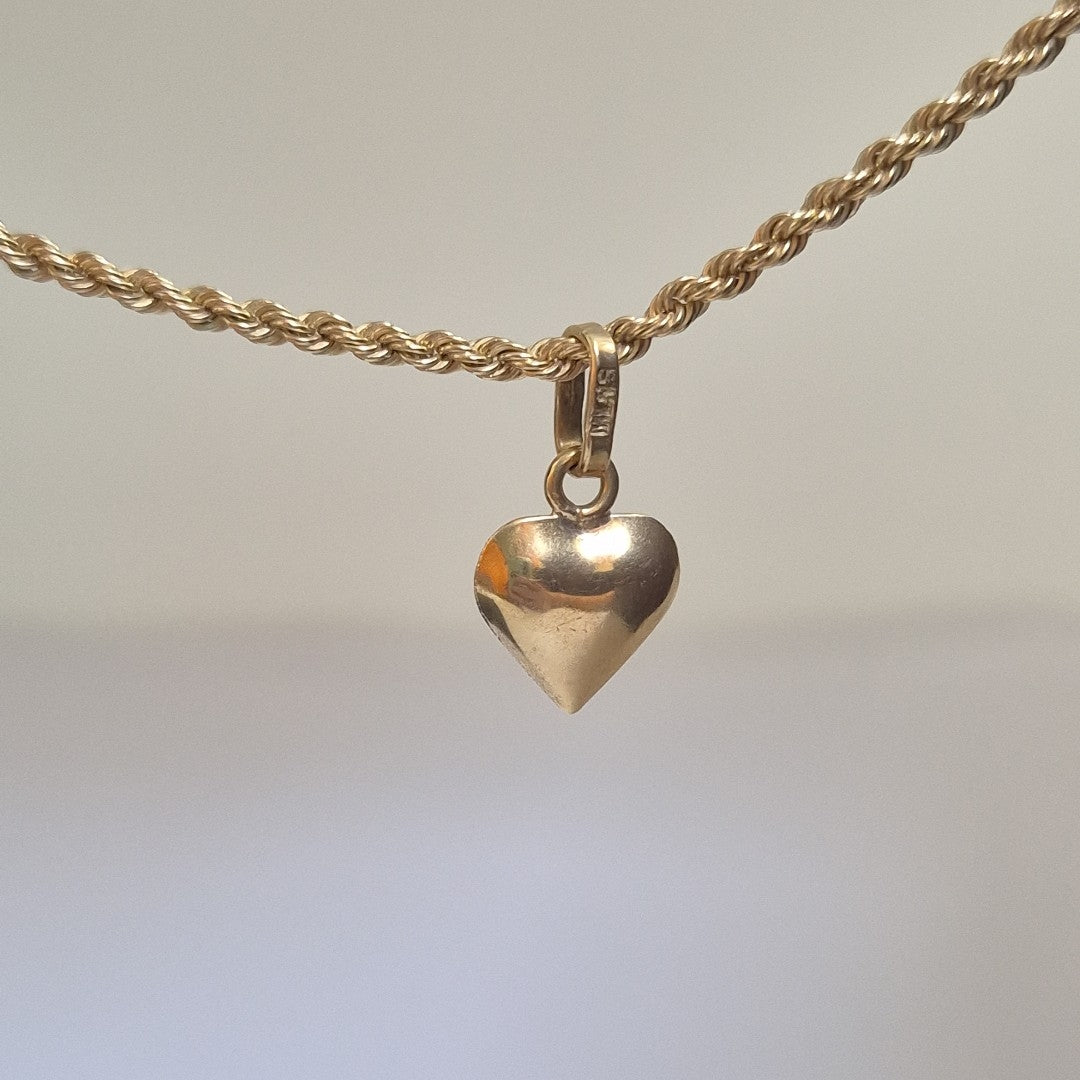 K1 0,90 GRMS 14 K ESPECIFICACIONES COMPLEMENTARIAS DIJE MOTIVO CORAZON (SEMINUEVO)