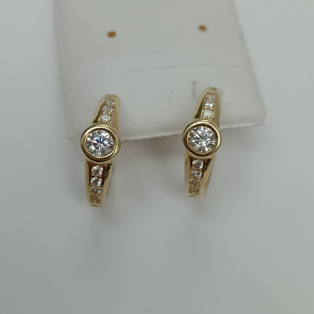 HUGGIES ORO 14K 2.4 (NUEVO)