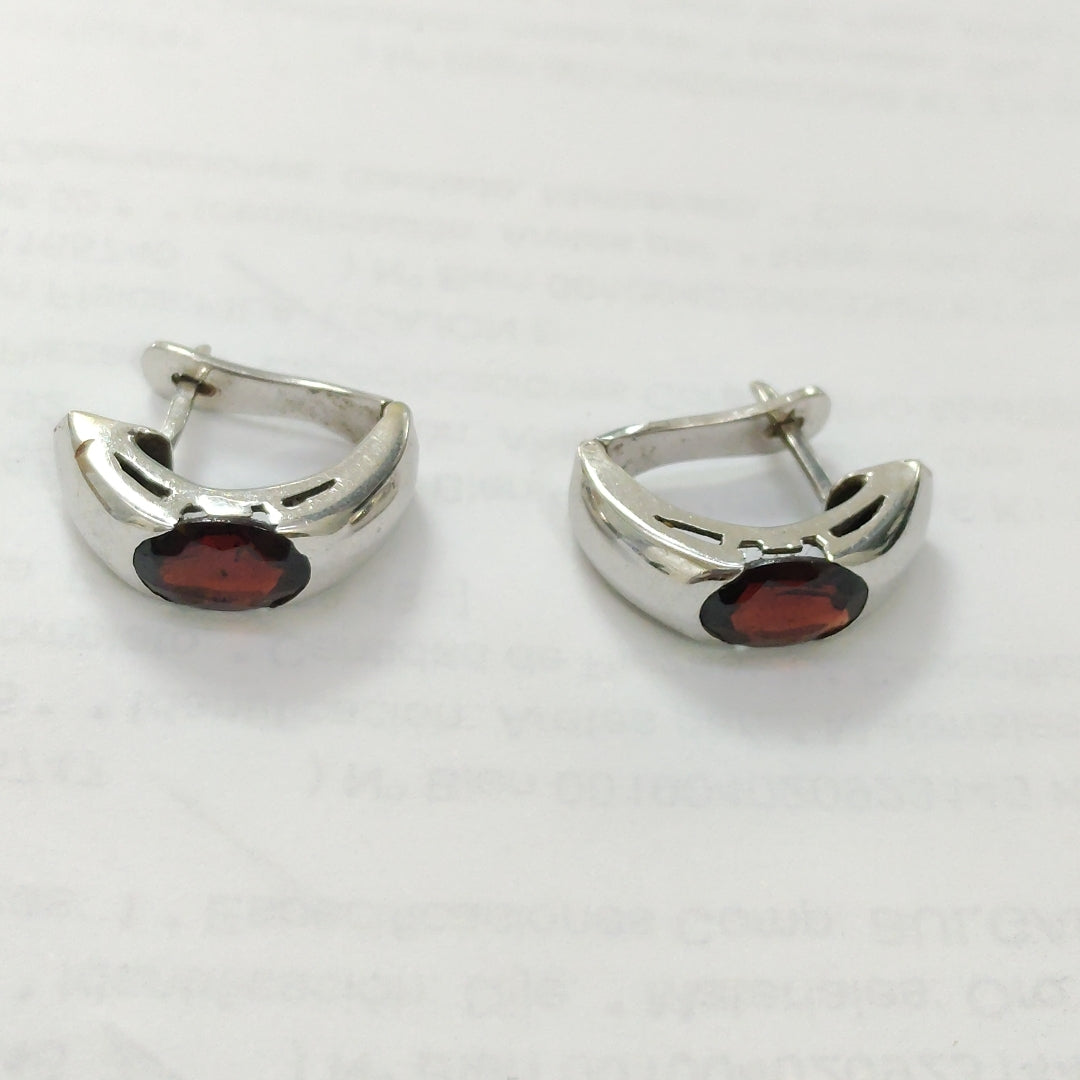 ARETES PAR ORO BLANCO 14 K 4.9 GRMS (SEMINUEVO)