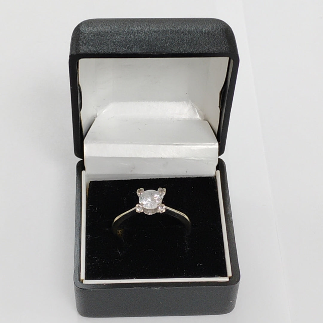 SOLITARIO ORO BLANCO 10 K 2.4 GRMS (SEMINUEVO)