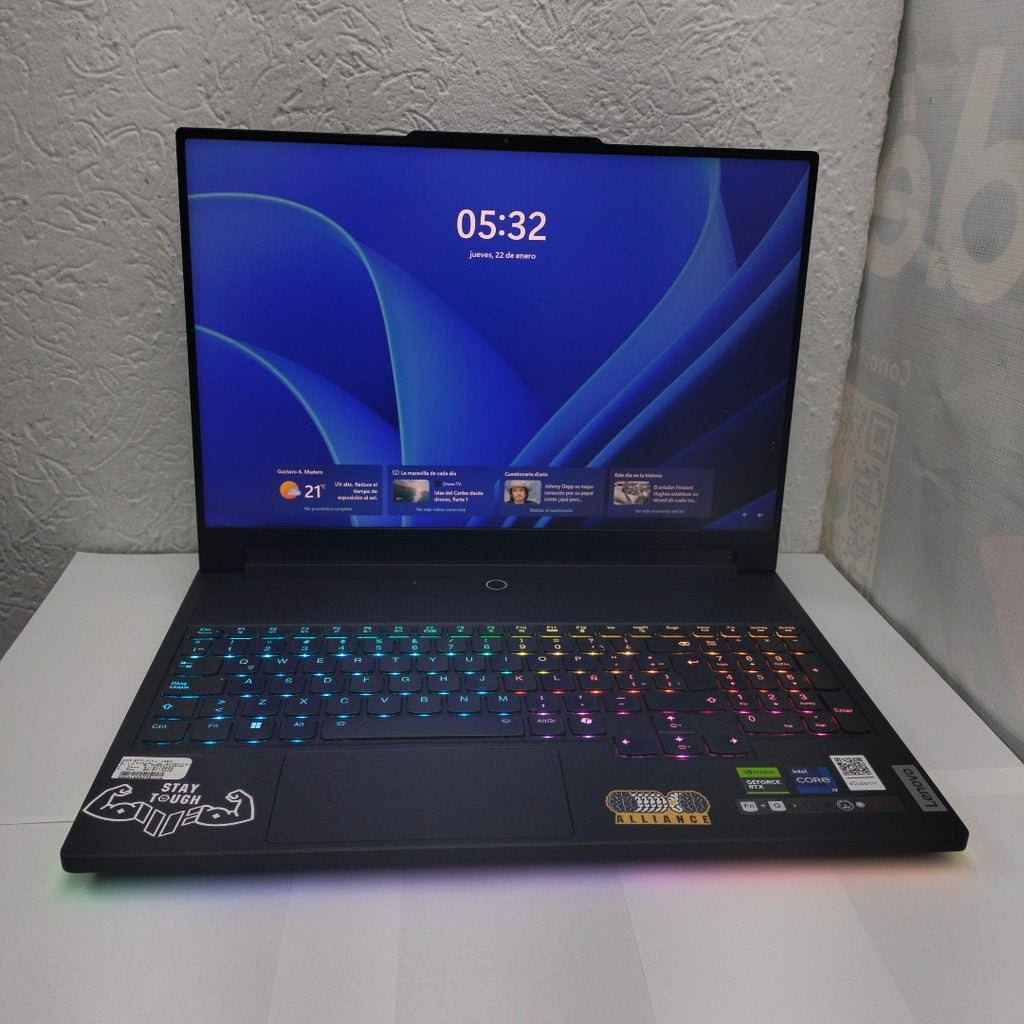 LAPTOP LENOVO LEGION 9 16IRX9 (2024) 2 TB SSD 64 GB RAM (SEMINUEVO)
