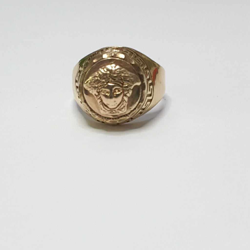 K1 8,00 GRMS 10 K ESPECIFICACIONES COMPLEMENTARIAS ANILLO CON GRABADO DE MEDUSA (SEMINUEVO)