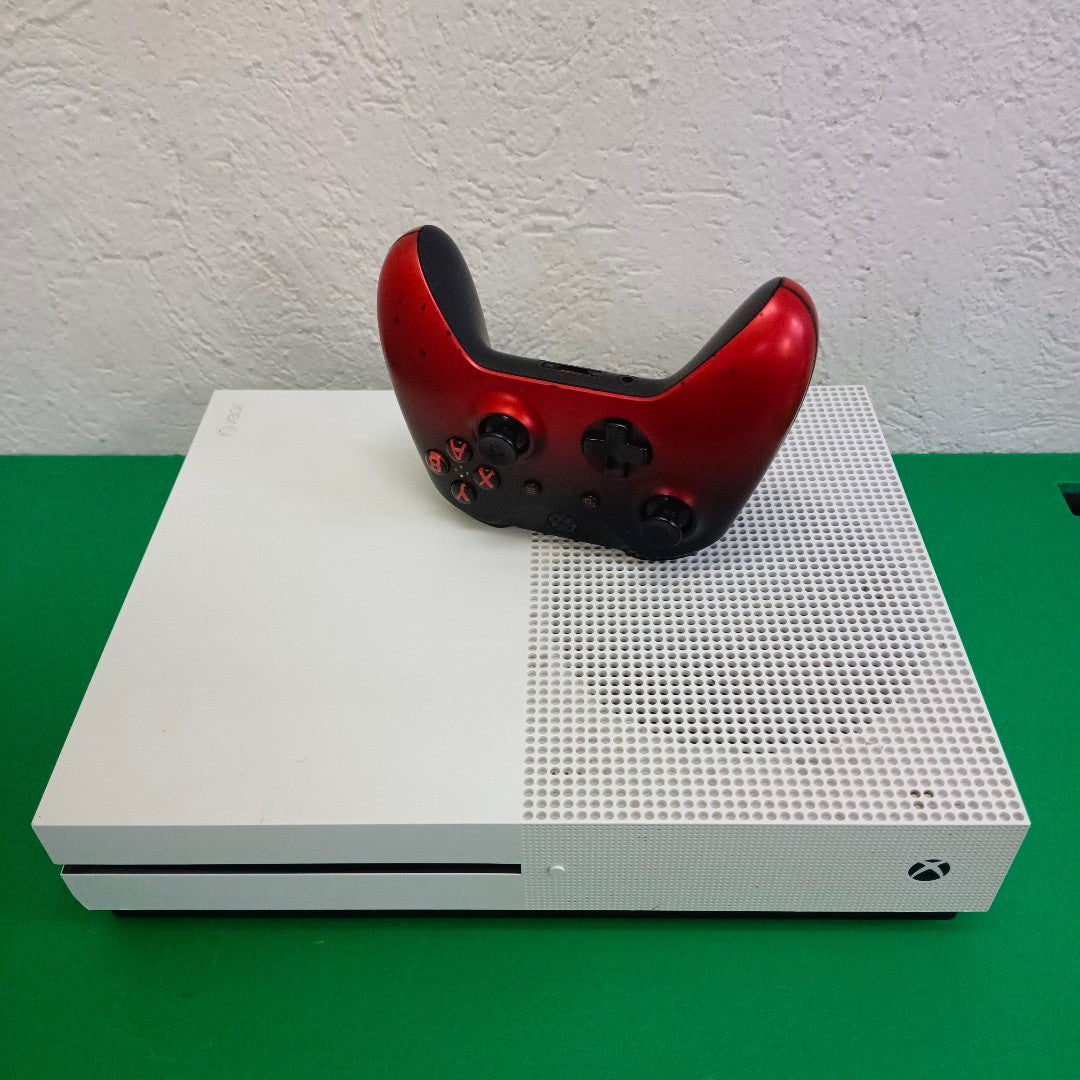 CONSOLA DE VIDEOJUEGO MICROSOFT XBOX ONE S 1 TB (SEMINUEVO)