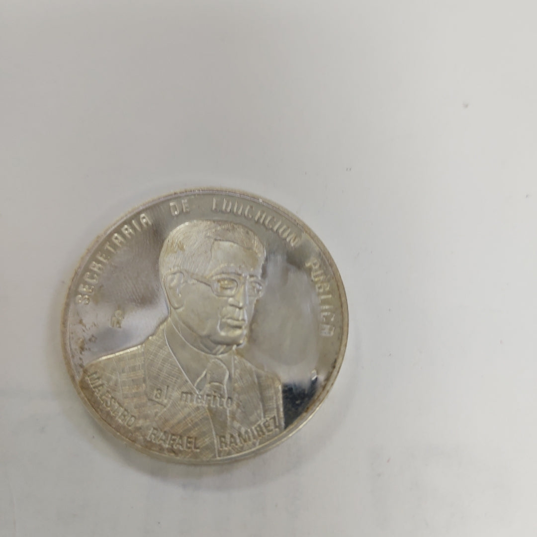 MEDALLA CONMEMORATIVA PLATA 28.2 GRMS (SEMINUEVO)