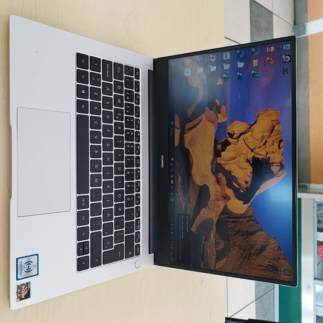 LAPTOP HUAWEI MATEBOOK D14 NBL-WAQ9R (2022) 512 GB SSD 8 GB RAM (SEMINUEVO)