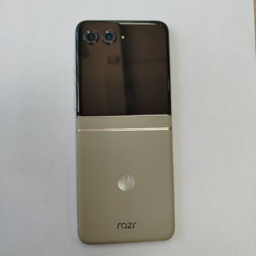 CELULAR MOTOROLA RAZR 50 5G XT2453-1 512 GB 12 GB RAM (SEMINUEVO)
