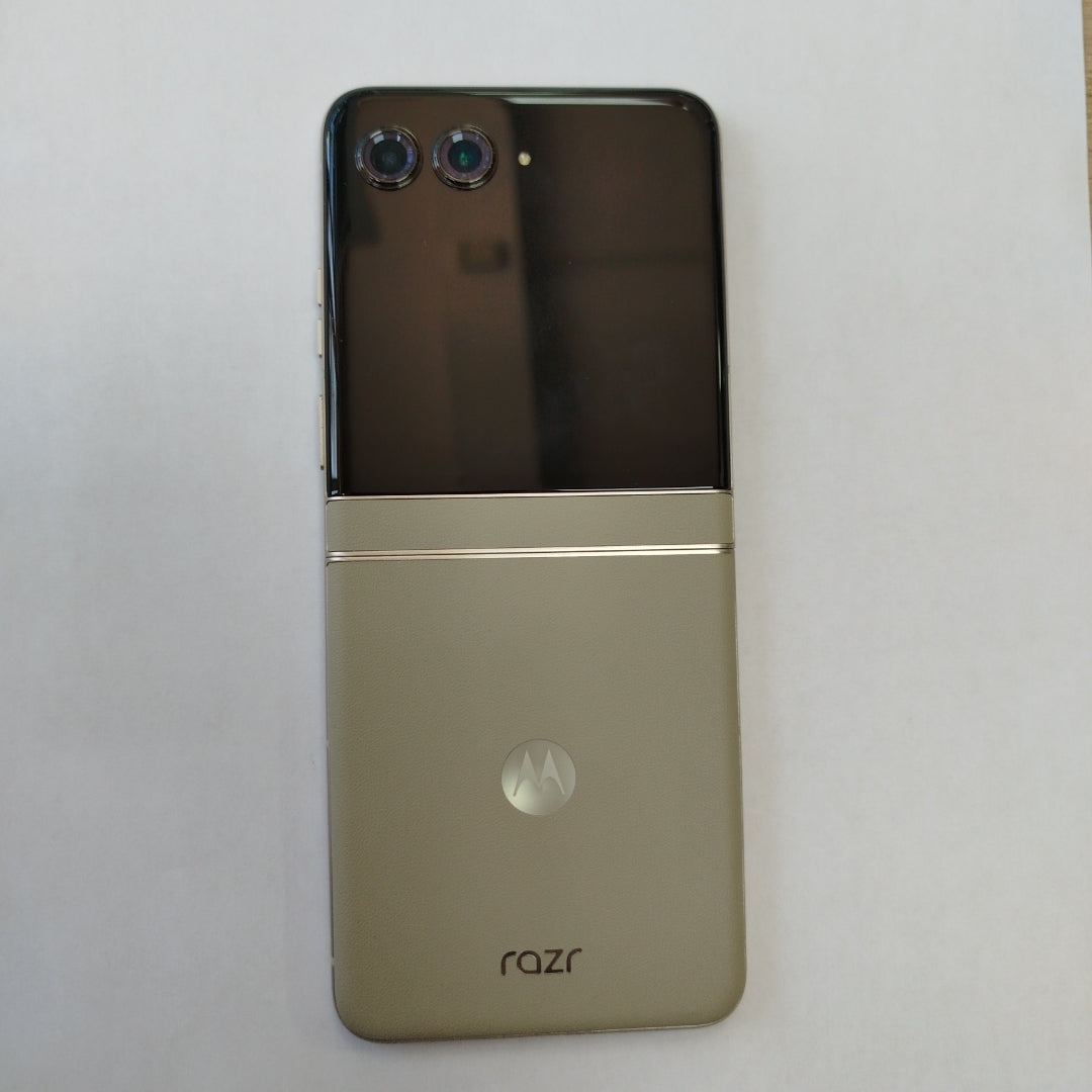 CELULAR MOTOROLA RAZR 50 5G XT2453-1 512 GB 12 GB RAM (SEMINUEVO)
