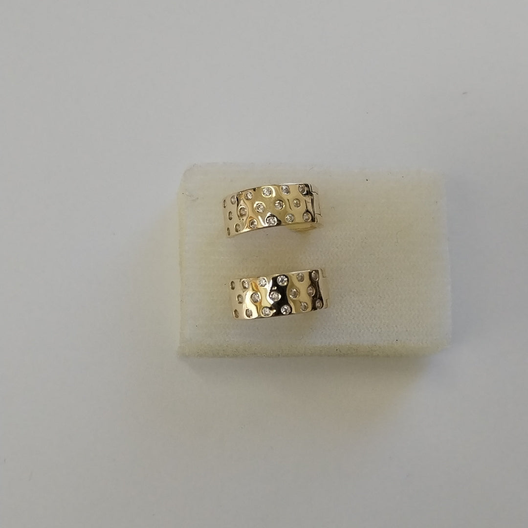 HUGGIES ORO 14K 2.6 (NUEVO)