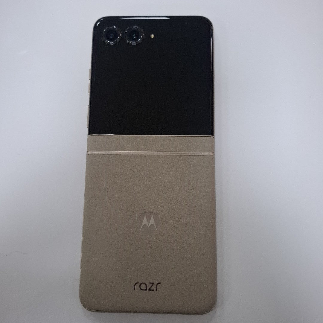 CELULAR MOTOROLA RAZR 50 5G XT2453-1 512 GB 12 GB RAM (SEMINUEVO)