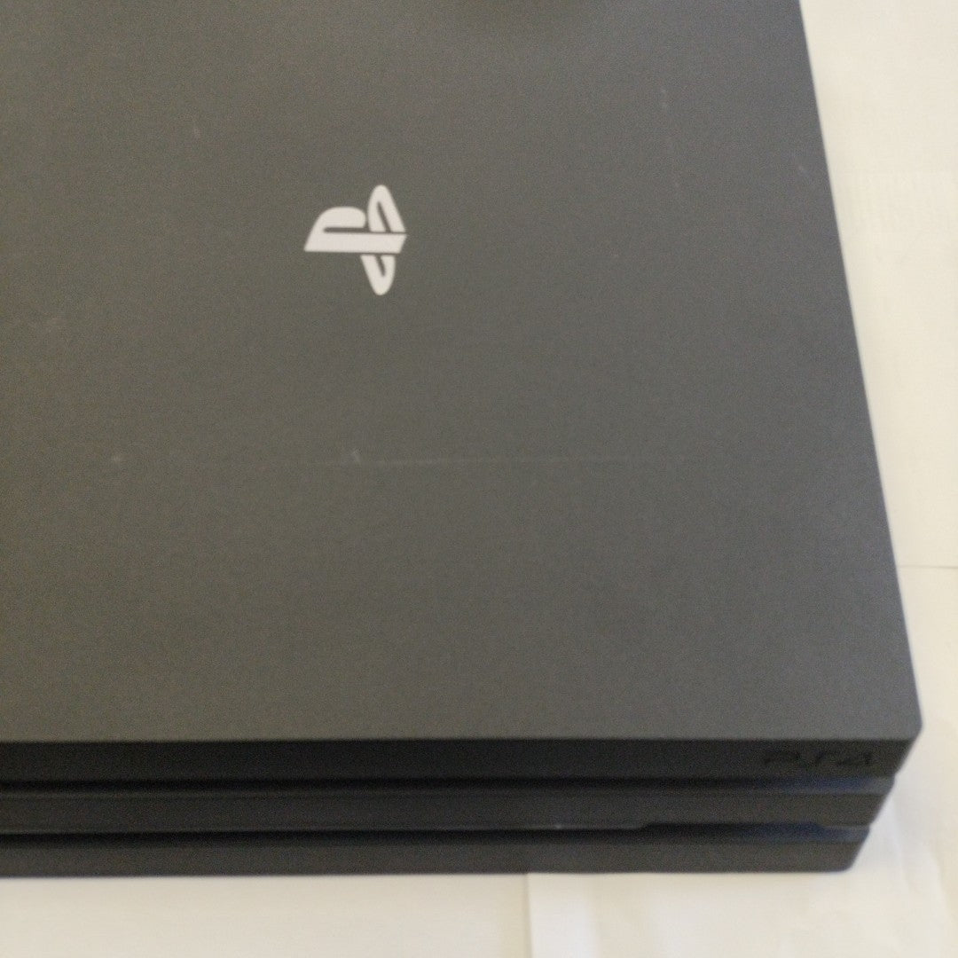 CONSOLA DE VIDEOJUEGO SONY PS4 PRO 1 TB (SEMINUEVO)