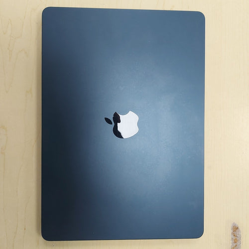 LAPTOP APPLE MACBOOK AIR 13" 2022 3.49 A2681 (8 CPU/8 GPU) 256 GB SSD 8 GB RAM (SEMINUEVO)