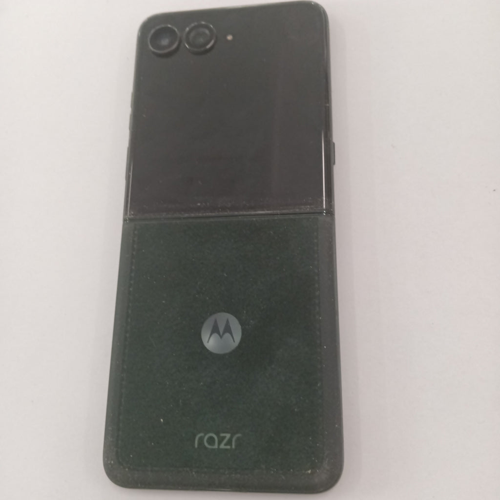 CELULAR MOTOROLA MOTO RAZR 60 ULTRA XT2551-6 (2025) 1 TB 16 GB RAM (SEMINUEVO)
