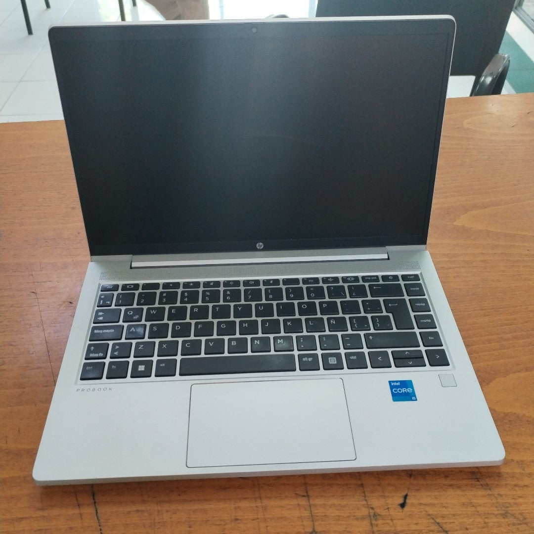 LAPTOP HP PROBOOK 440 G9 (2024) 512 GB SSD 16 GB RAM (SEMINUEVO)