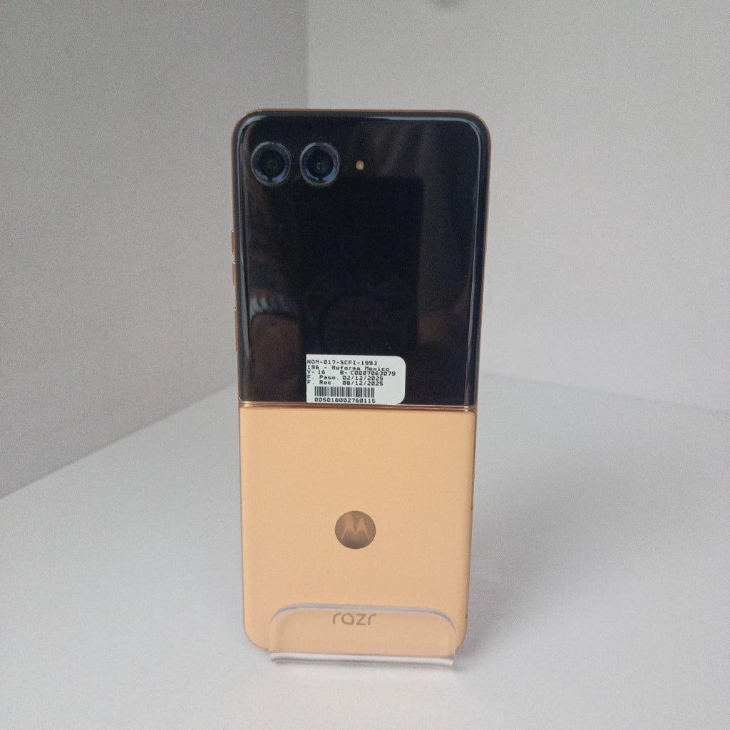 CELULAR MOTOROLA RAZR 50 ULTRA XT2451-3 (2024) 512 GB 12 GB RAM (SEMINUEVO)