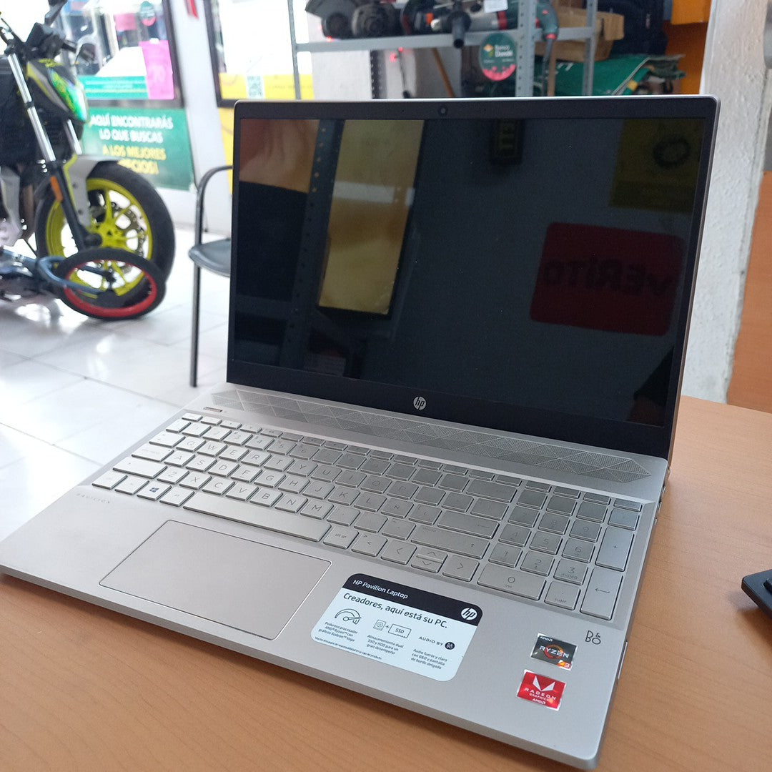 LAPTOP HP PAVILION 15-CW1012LA (2023) 1 TB + 128 GB SSD 12 GB RAM (SEMINUEVO)