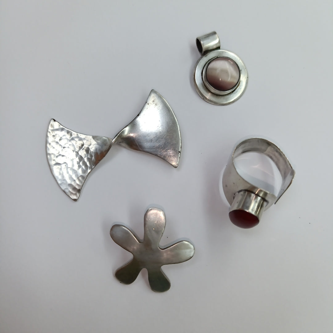 ANILLITO,DIJE PLATA 25,90 GRMS (SEMINUEVO)