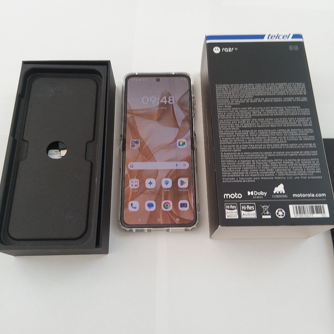 CELULAR MOTOROLA RAZR 50 5G XT2453-1 512 GB 12 GB RAM (SEMINUEVO)
