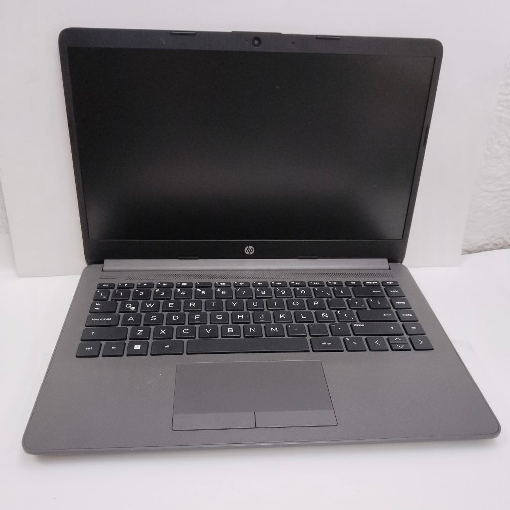 LAPTOP HP 245 G8 (2023) 256 GB SSD 8 GB RAM (SEMINUEVO)