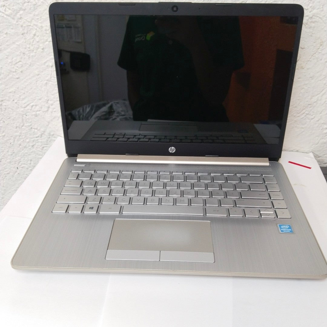 LAPTOP HP 14-CF2540LA (2022) 128 GB SSD 4 GB RAM (SEMINUEVO)