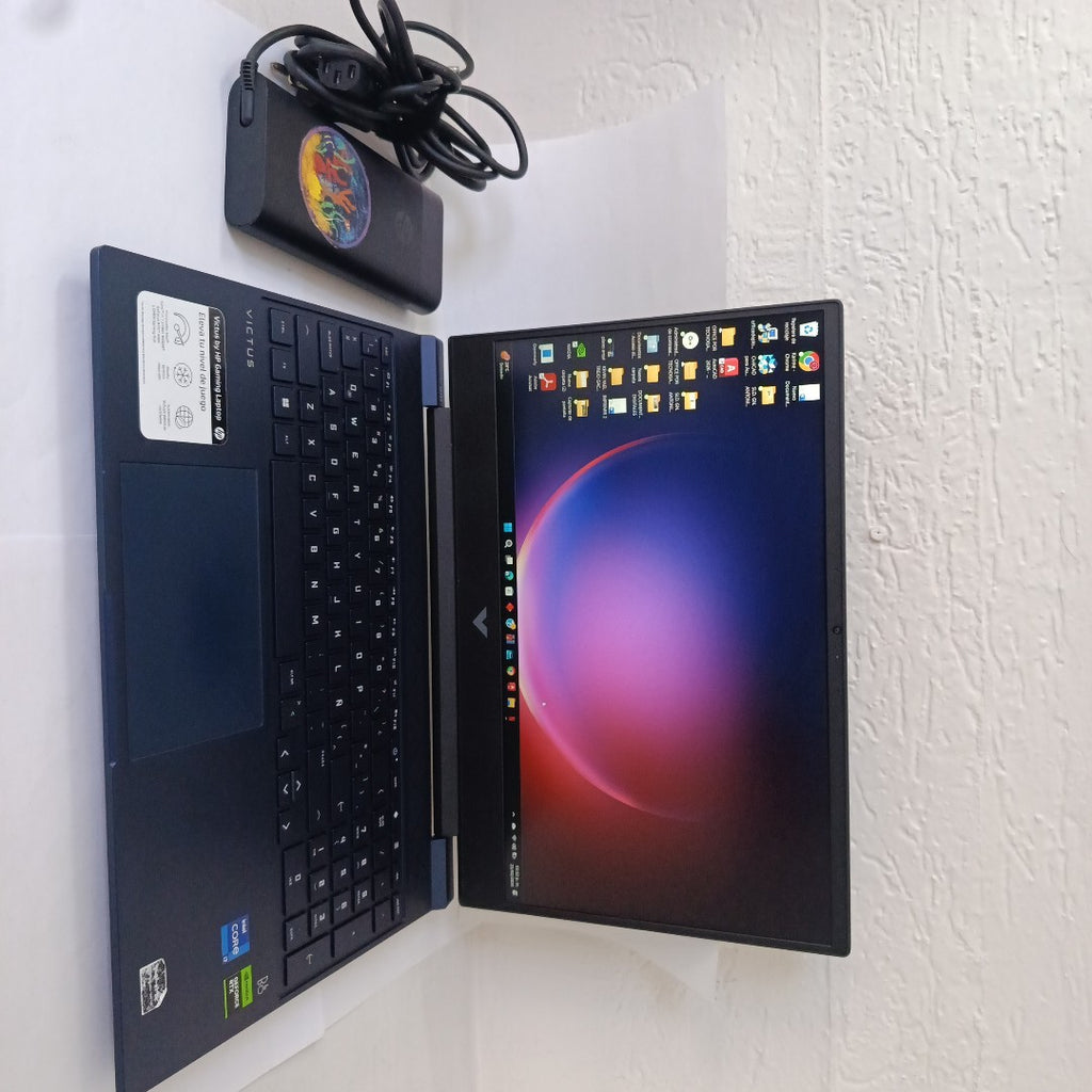 LAPTOP HP VICTUS 15-FA1012LA (2024) 1 TB SSD 16 GB RAM (SEMINUEVO)