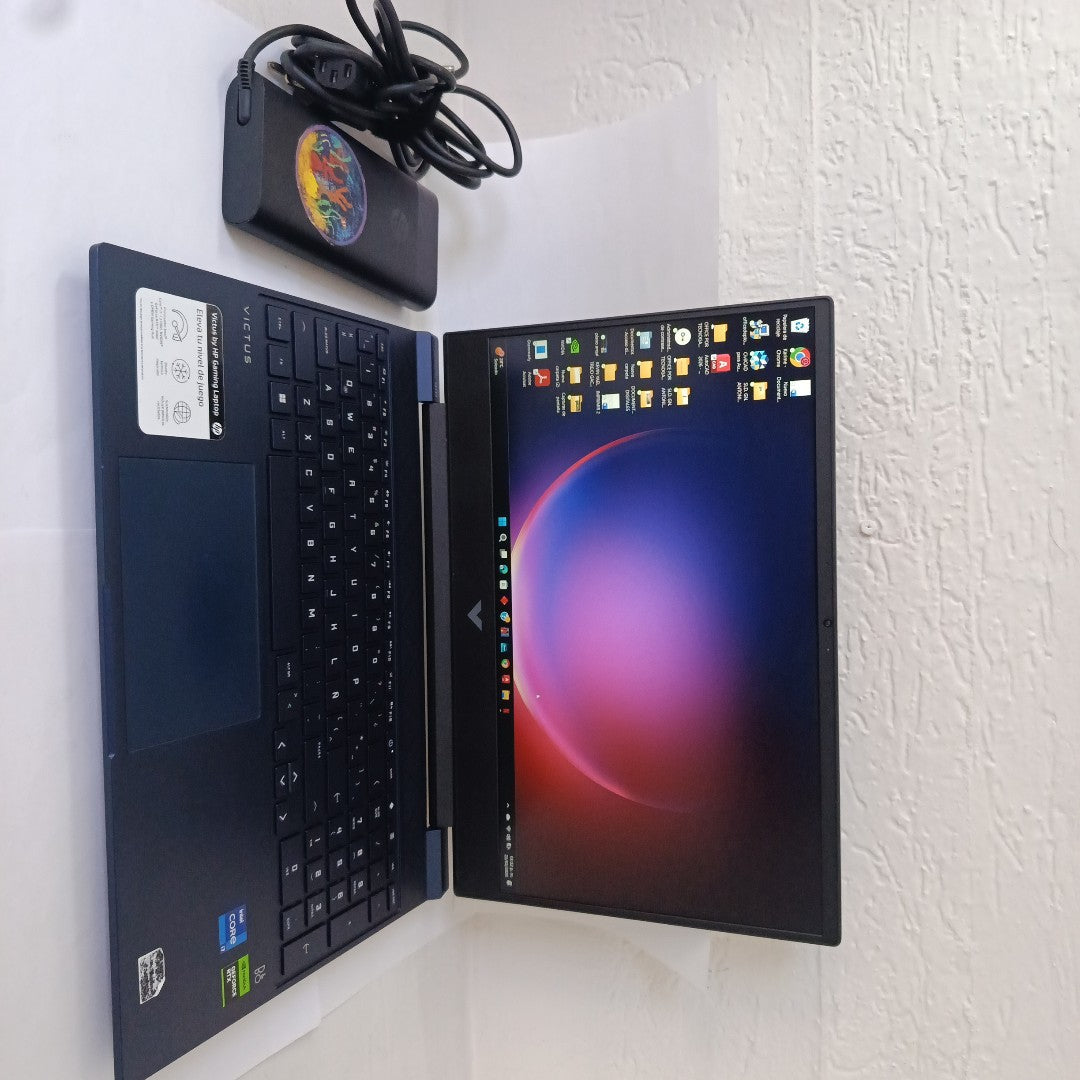 LAPTOP HP VICTUS 15-FA1012LA (2024) 1 TB SSD 16 GB RAM (SEMINUEVO)