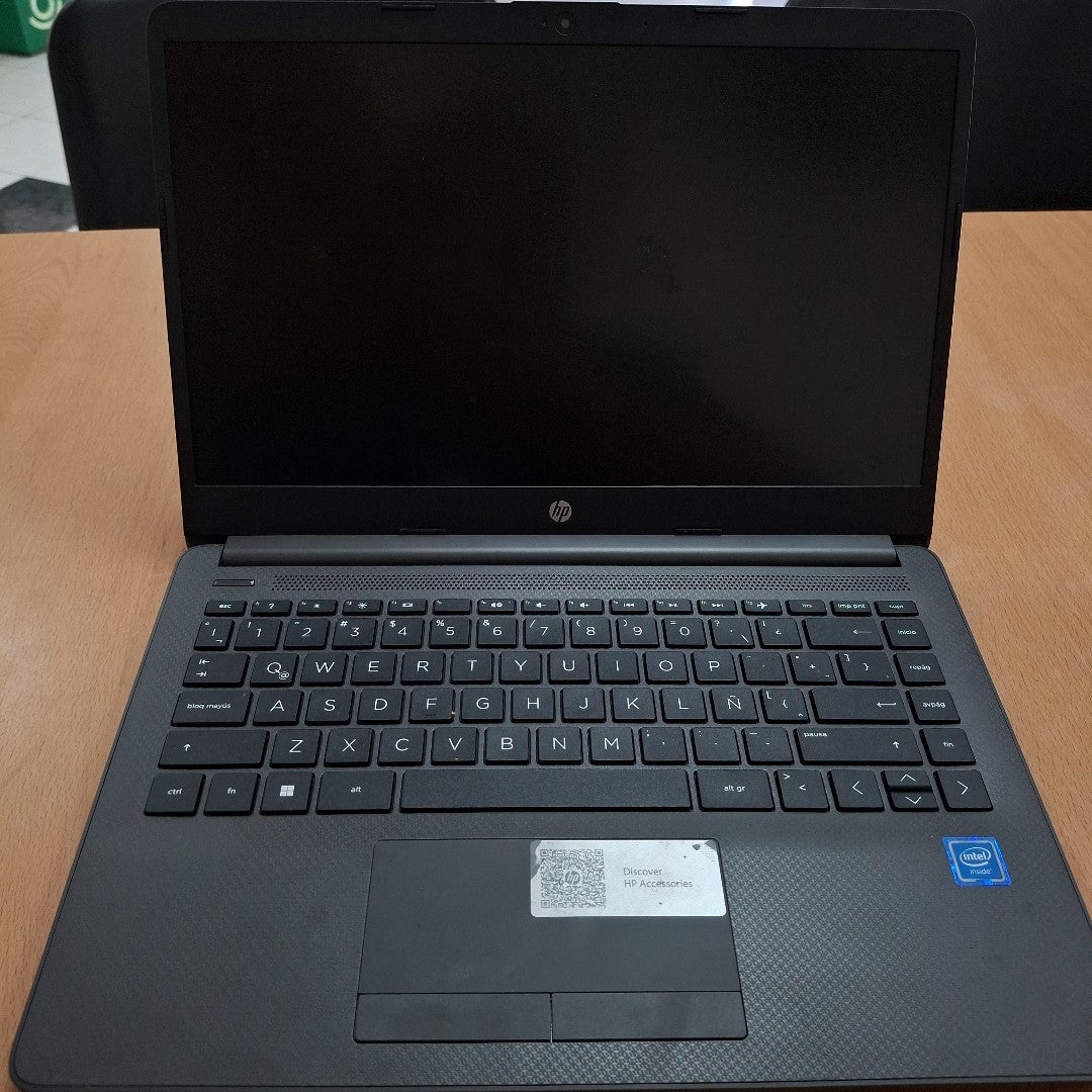 LAPTOP HP 240 G8 (2022) 500 GB  4 GB RAM (SEMINUEVO)