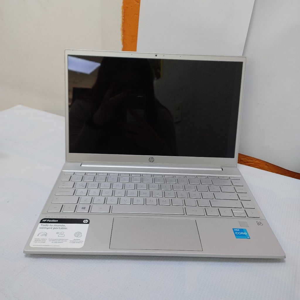 LAPTOP HP PAVILION 13-BB0501LA (2022) 256 GB SSD 8 GB RAM (SEMINUEVO)